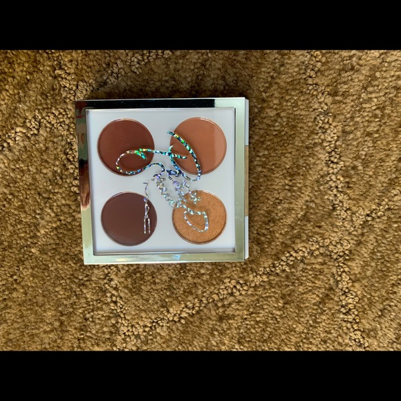 Brand new eyeshadow from mac cosmetics - Picture 2 of 2